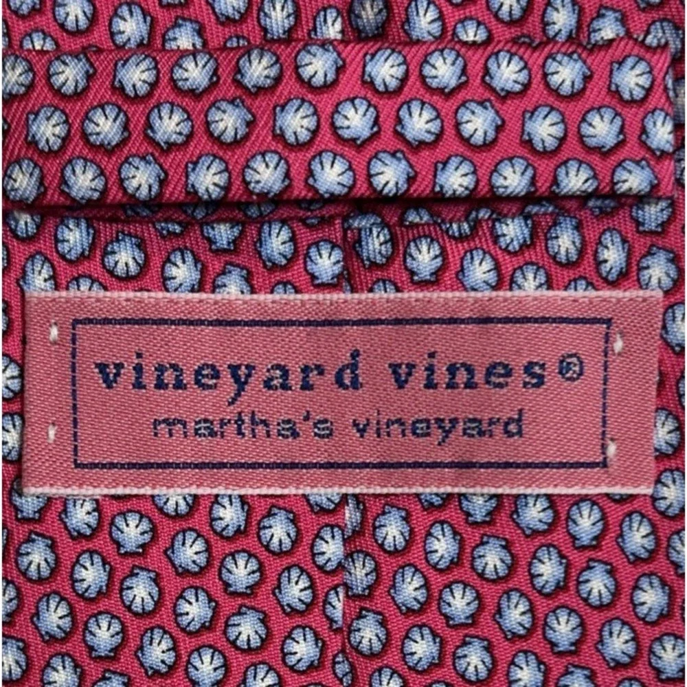 Vineyard Vines Sea Shells Tie 100%‎ Silk Hand Made in U.S.A. Pink Blue EUC
